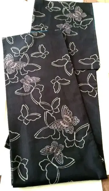 순수 실크 오시마 명주 블랙 베이스 나비