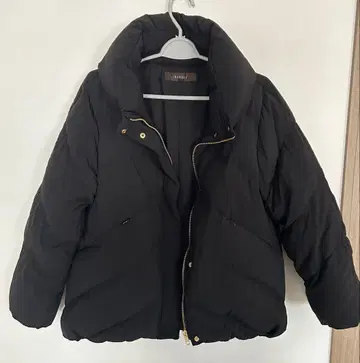 Reflect 블랙 다운 자켓