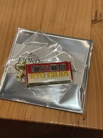 미세스 Mrs. GREEN APPLE 메탈 참 컬렉션 후지와라 료카