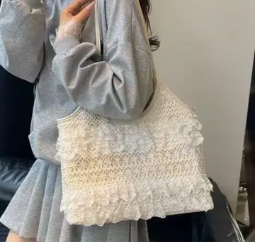 레이스 달린 화이트 니트 백