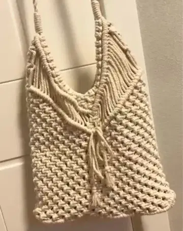 마크라메 뜨기 숄더백 크림색