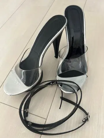 dazzy 실버 하이힐 펌프스