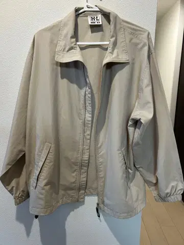 H L 베이지 레인점퍼