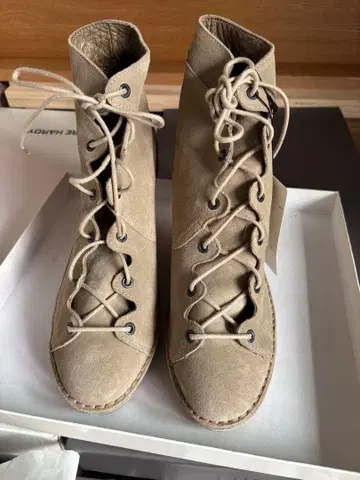 Pierre Hardy 베이지 스웨이드 웨지힐 부츠