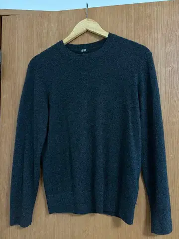 유니클로 캐시미어 크루넥 스웨터 다크 그레이