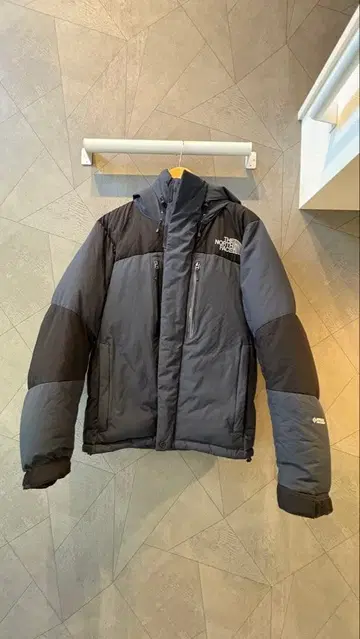 The North Face 다운 자켓 네이비 바르톨로