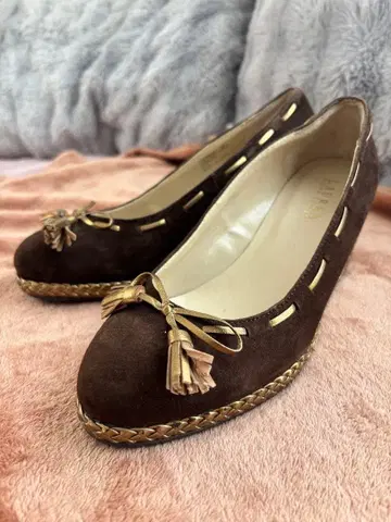 랄프 로렌 브라운 & 골드 펌프스