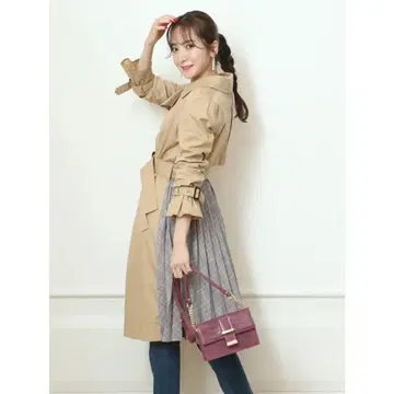 플리츠 트렌치코트