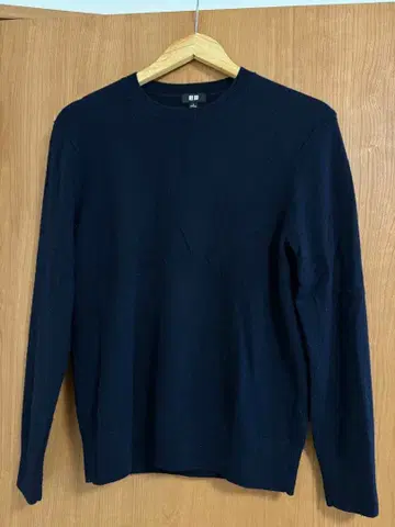 유니클로 캐시미어 크루넥 스웨터 네이비