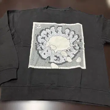 킴 존스 블랙 맨투맨 L