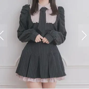 pium 넥타이 포함 스퀘어 프릴 긴팔 세트