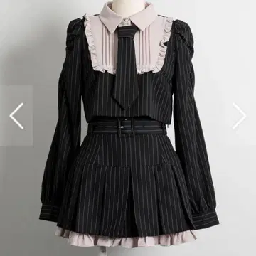 pium 넥타이 포함 스퀘어 프릴 긴팔 세트