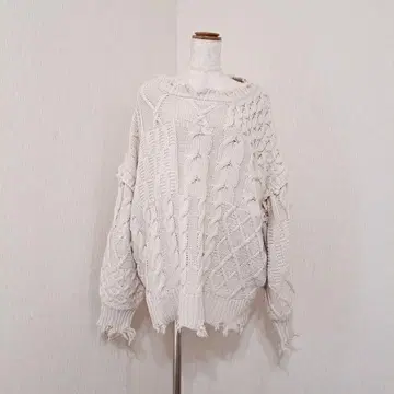 아프레 주르 케이블 짜임 니트 데미지 스웨터 긴팔 루즈핏 [ F ]