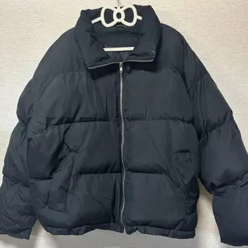 블랙 다운 자켓 지퍼 포함