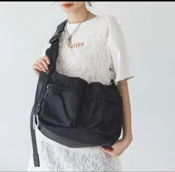 JEANASIS 숄더백 카라비너 포함