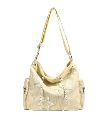 크림색 별 자수 숄더백 빅