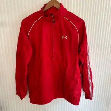 UNDER ARMOUR 나일론 점퍼