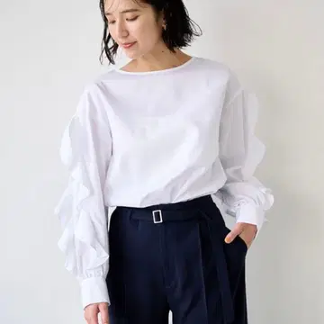 그린 레이블 릴랙싱 프릴 슬리브 블라우스 화이트