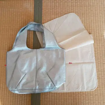 파마넌트 에이지 토트백 실버