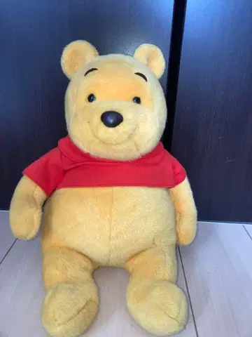 디즈니랜드 푸우 봉제 인형