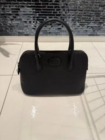 부갓치형 블랙 핸드백 숄더 스트랩 포함