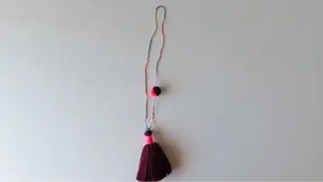 Pili 오카모토 케이코 씨의 가게에서 구매한 버건디 태슬 목걸이