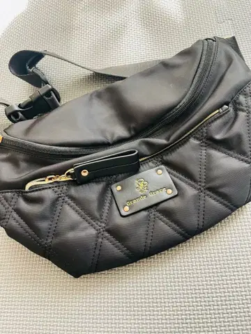 그랑데 그레이스 바디백 블랙