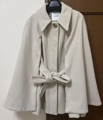 dazzlin 케이프 플레어 자켓 코트