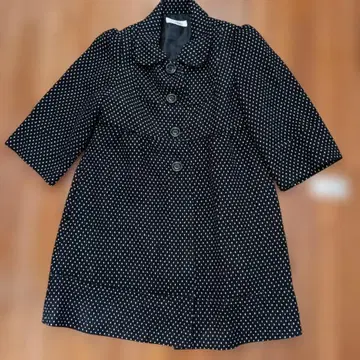 GLABER 7부 소매 트렌치코트 블랙과 화이트 도트 무늬