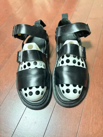 닥터마틴 그리폰 샌들 UK8 27.0