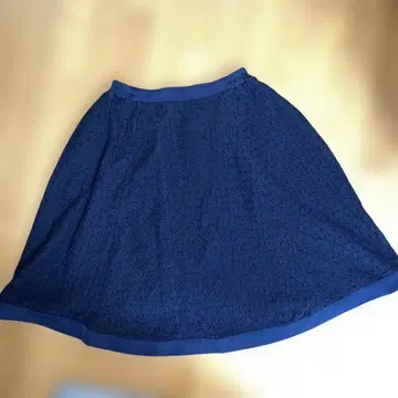 리버서블 네이비 레이스 플레어 스커트