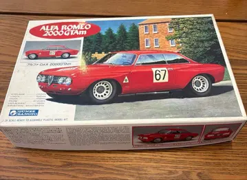 알파로메오 2000 GTAm 프라모델 1/24