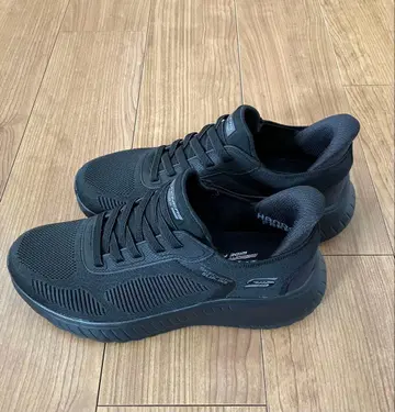 Skechers Slip-Ins 블랙 스니커즈