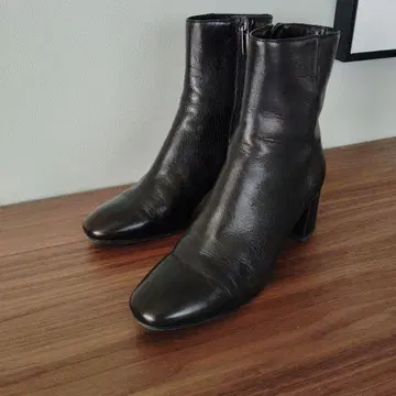 새상품급 FABIO RUSCONI 사이드 지퍼 가죽 숏부츠 38