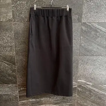 [ HYKE ] 새상품급 TIGHT SKIRT 블랙 사이즈 2