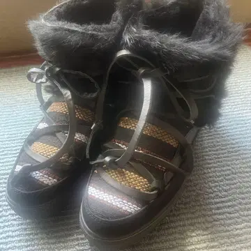 INUIKII 블랙 어그 부츠