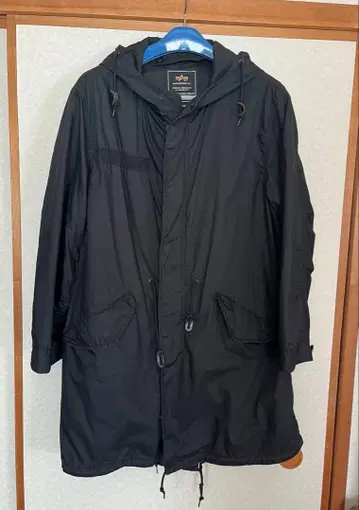 알파인더스트리의 이너 포함 푸드코트