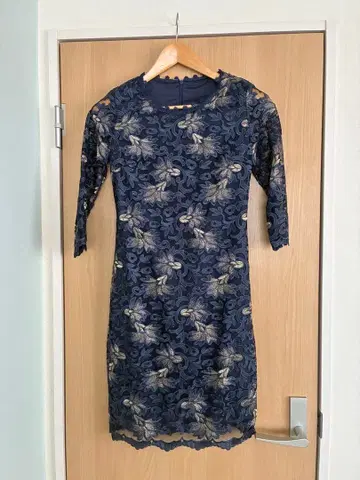 [ 새상품 ] 네이비 자수 레이스 원피스 M 포멀 결혼식 2차 모임