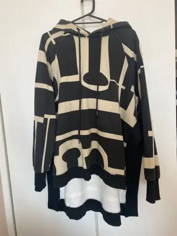 HENRIKVIBSKOV 후드티