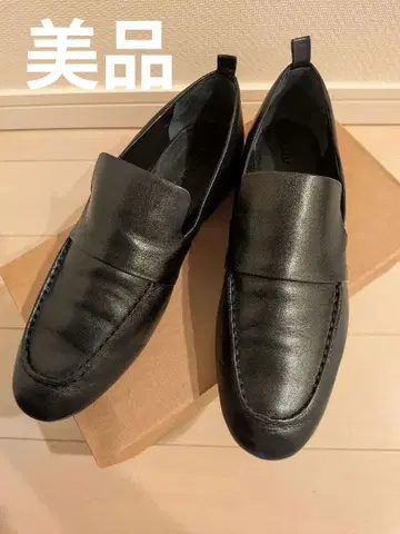 갤러리 비 로퍼 블랙