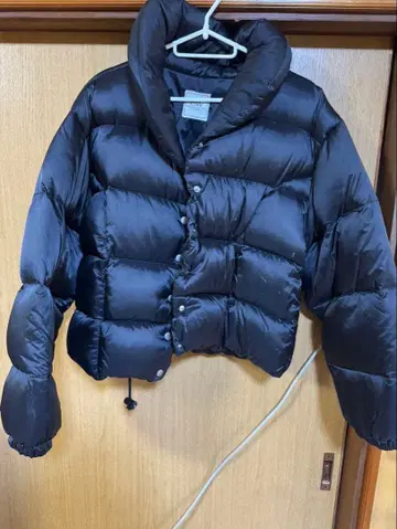 [ 새상품급 ] 블랙 숏 기장 다운 자켓 M 사이즈