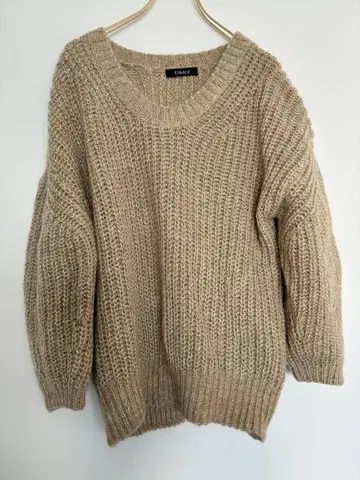 Unaca 베이지 오버 사이즈 니트 스웨터