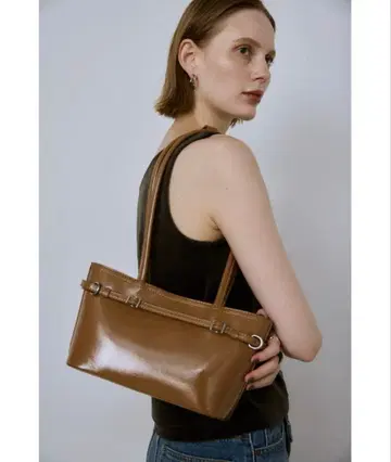 un/neu 스퀘어 보스턴 백 카멜