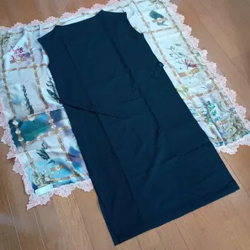 앤드뮐미스터 검정 슬리브리스 보트넥 울 원피스 34