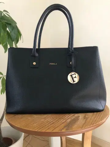 FURLA 블랙 토트백