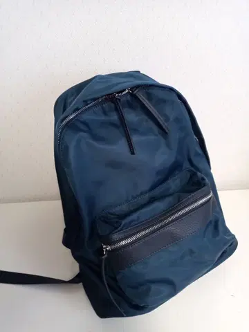 WORLD INDIVI 네이비 백팩