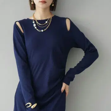 [ 새상품 ] lumier 숄더홀 컷 리브 원피스 네이비