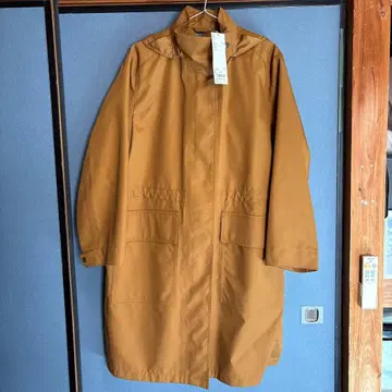 UNIQLO U 브라운 블록테크 후디드 코트