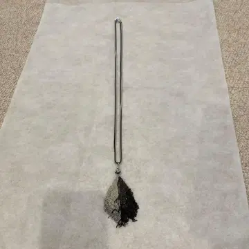 실버 블랙 태슬 목걸이