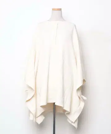 아메리빈티지 화이트 계열 판초 상의 케이프